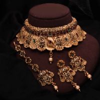 Floral Red & Green Kundan Gold Choker With pair Of Earring and Maang Tikka Set