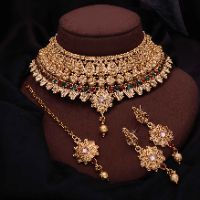 Multi Color Kundan With Pearl Gold Choker With pair Of Earring and Maang Tikka Set