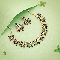 Gold Necklace Set with Intricate Traditional Design for Elegant Occasions