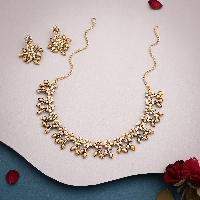 Radiant Gold Necklace Set with Detailed Artistry for Bridal Wear