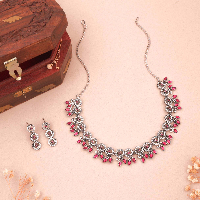 Silver-Plated Floral Jewelry Set: Necklace and Earrings for Every Occasion