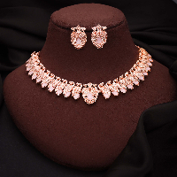 The Peacock's Reign: A Luxurious Jewelry Set in Rose Gold and Sparkling Stones