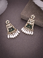 Elegant Green & White Kundan Pearl Chandelier Earrings – Timeless Bridal Jewelry Elegant Green & White Kundan Pearl Chandelier Earrings – Timeless Bridal Jewelry