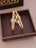 Beautifully Crafted Gold Plated Adjustable Daily Wear Bangle – Perfect Blend of Style and Comfort for Everyday Elegance Beautifully Crafted Gold Plated Adjustable Daily Wear Bangle – Perfect Blend of Style and Comfort for Everyday Elegance