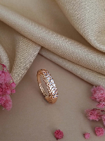 Dazzling American Diamond & Scalloped Rose Gold Plated Ring - Adjustable & Elegant